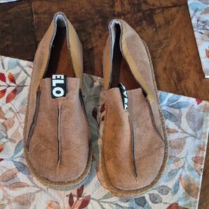 Elegant Tan Suede Women's Moccasins